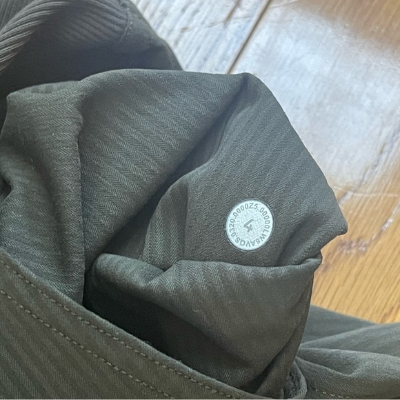 Lululemon Dance Studio Mid-Rise Khaki Green Athletic Pants Joggers Crop 25" Sz 4 - Picture 8 of 14